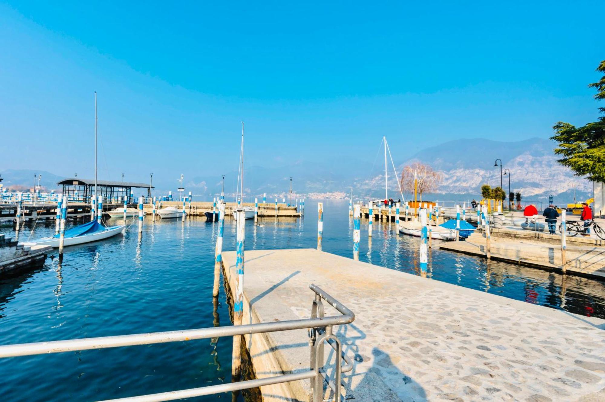 Iseo Lake - Free Wi-Fi And Private Parking Included ภายนอก รูปภาพ